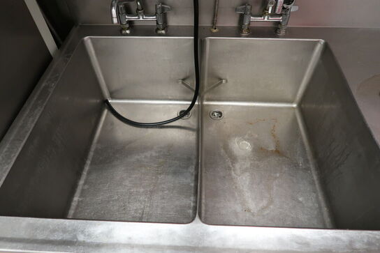Rustfri stålvaske med armatur