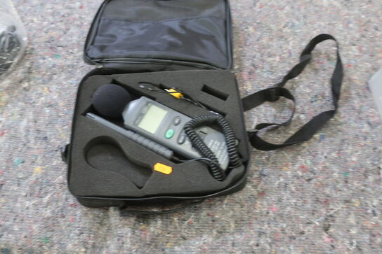 4-i-1 måler VELLEMAN DVM401 