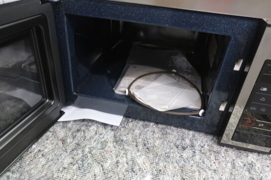 Mikrobølgeovn SAMSUNG ME83X