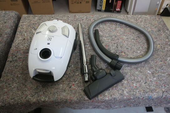 Støvsuger ELECTROLUX EEG41IW