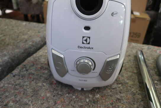 Støvsuger ELECTROLUX EEG41IW