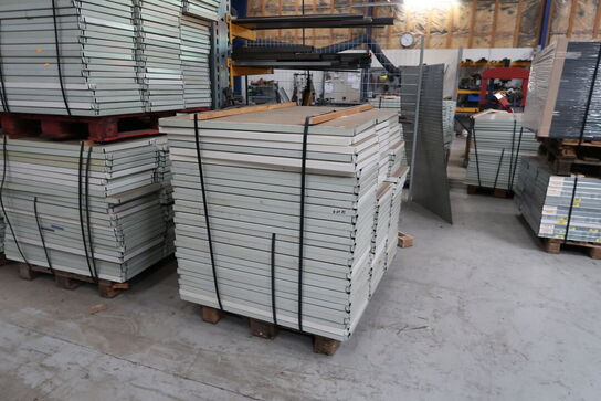 Palle med hylder til lagerreoler