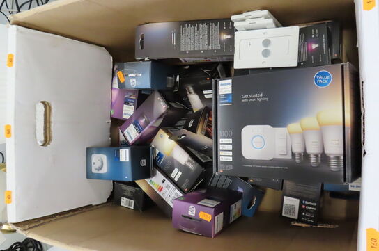 Kasse med diverse PHILIPS HUE