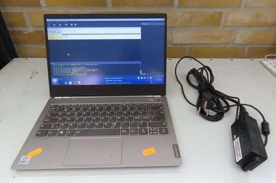Bærbar computer LENOVO 