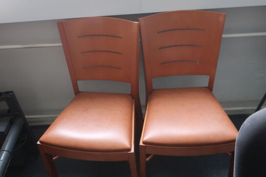 Kontorstole, skærm m.v.