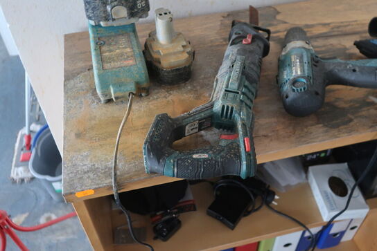 Elværktøj, reol, stumtjener m.v.