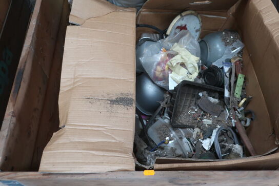 Paller m. div. indhold (se billeder)