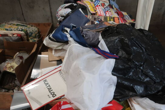 Paller m. div. indhold (se billeder)