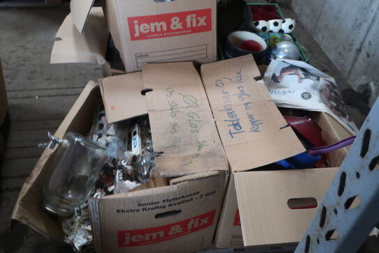 Paller m. div. indhold (se billeder)