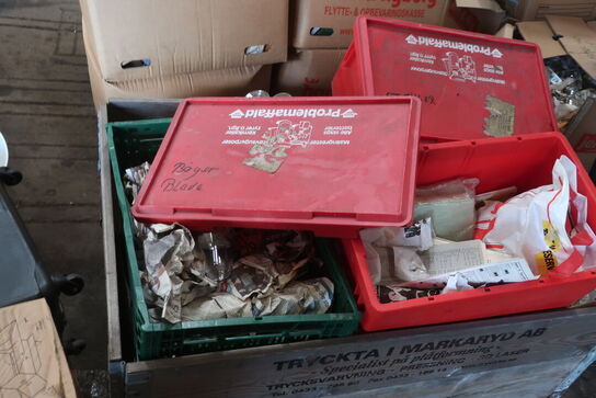 Paller m. div. indhold (se billeder)