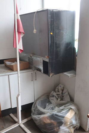 Møbler, værktøj m.v. (se billeder)