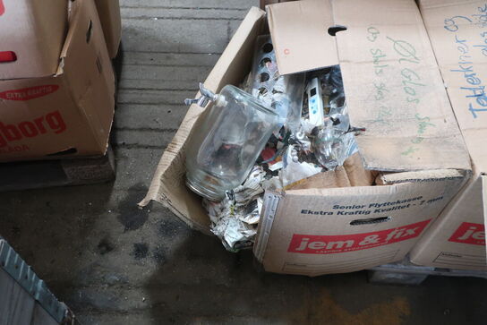 Paller m. div. indhold (se billeder)