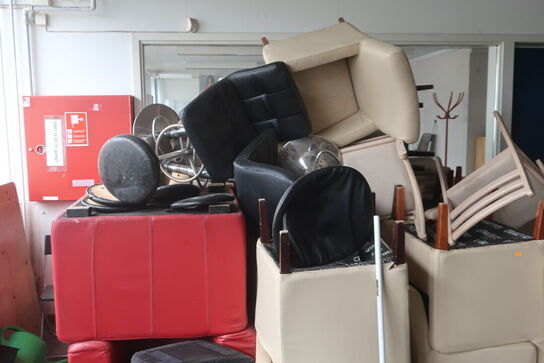 Møbler til café etc. samt div.