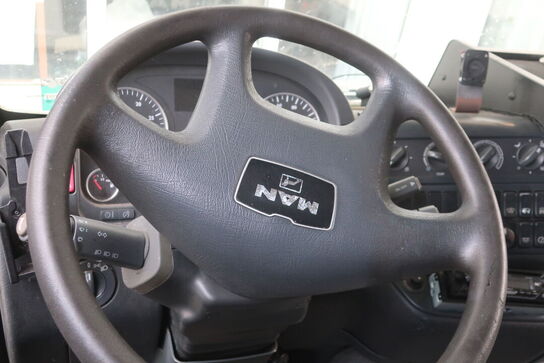 Lastbil MAN TGL 8.180