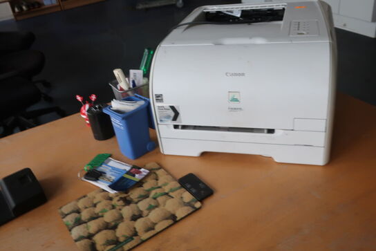 Kontorarrangement m. bord, stole m.v.