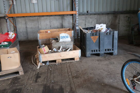 Paller m. div. indhold (se billeder)