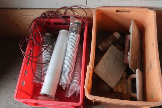 Paller m. div. indhold, dæk, vægtkontrol m.v. (se billeder)