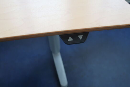 4 stole, el/hævesænkebord m.v.