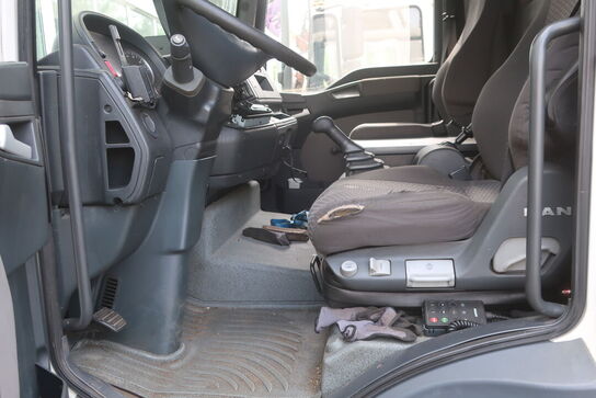 Lastbil MAN TGL 8.180