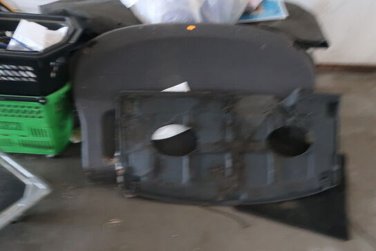 Rullevogn samt div. indhold i kasser