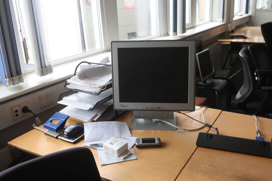 Kontorarrangement m. bord, stole m.v.