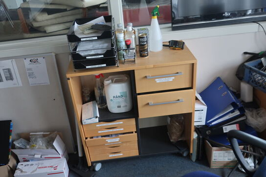 Kontorarrangement m. bord, stole m.v.