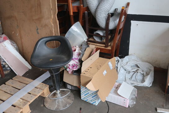 Møbler, værktøj m.v. (se billeder)