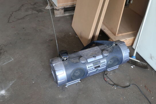 Møbler, kølemøbler m.v. (se billeder)