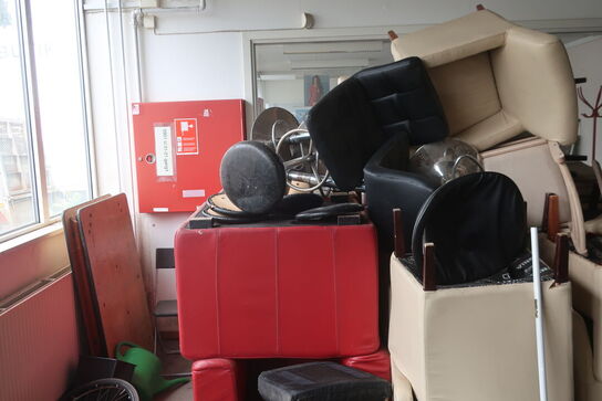 Møbler til café etc. samt div.