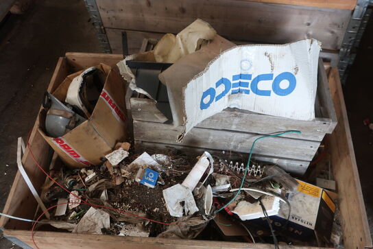 Paller m. div. indhold (se billeder)