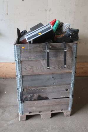 Paller m. div. indhold, dæk, vægtkontrol m.v. (se billeder)