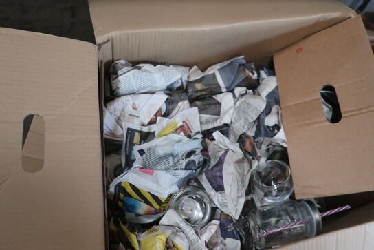 Paller m. div. indhold (se billeder)