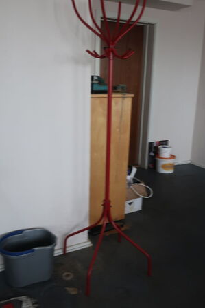 Elværktøj, reol, stumtjener m.v.