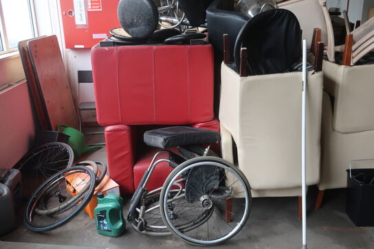 Møbler til café etc. samt div.