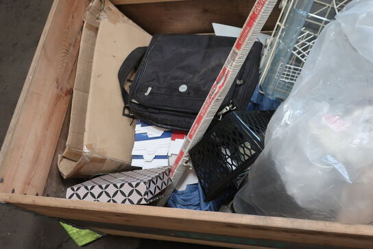 Paller m. div. indhold (se billeder)