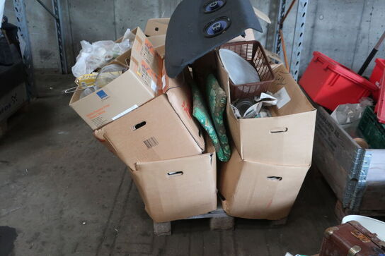 Paller m. div. indhold (se billeder)