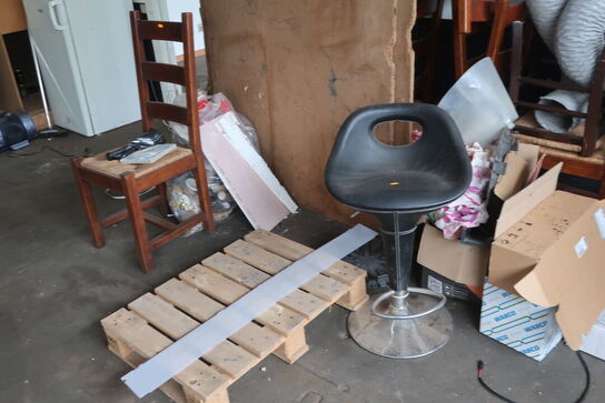 Møbler, værktøj m.v. (se billeder)