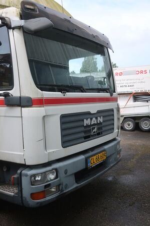 Lastbil MAN TGL 8.180