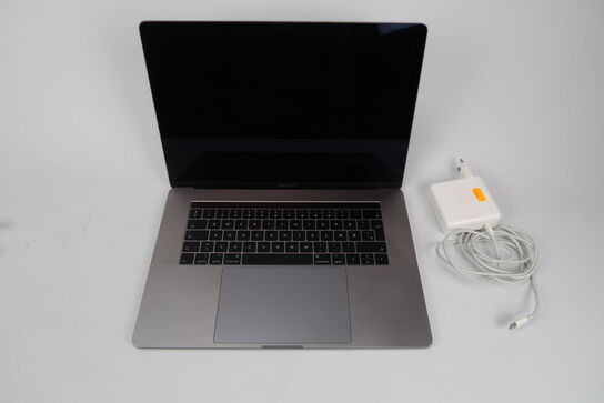 Apple MacBook Pro 15,4" i7 CPU