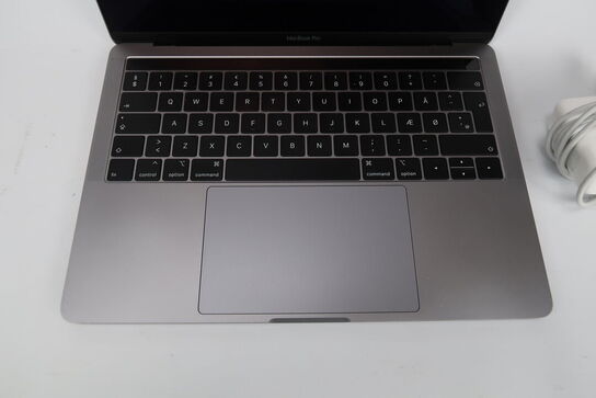 Apple MacBook Pro 13" IPS i7-8569
