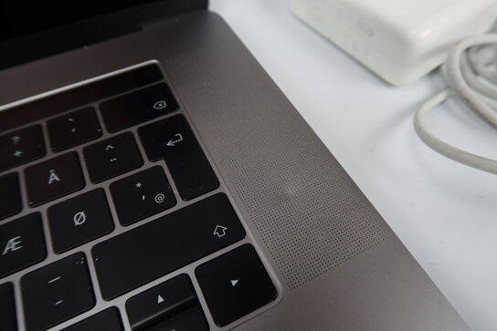 Apple MacBook Pro 15,4" i7 CPU