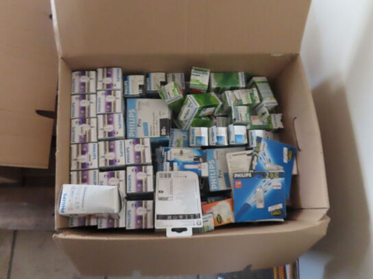 Kasse med diverse LED pærer PHILIPS 