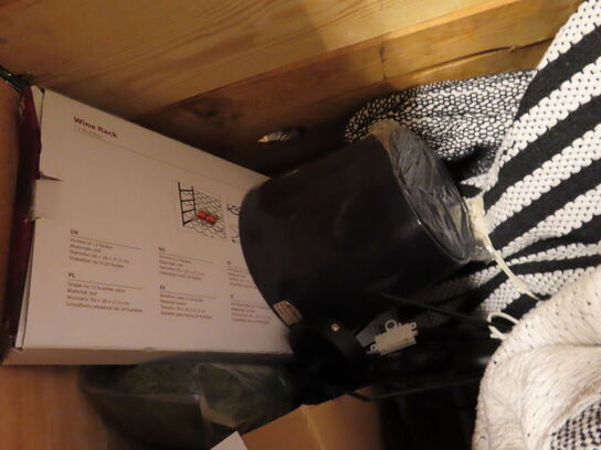 Palle med diverse parasol, tæpper mv. 