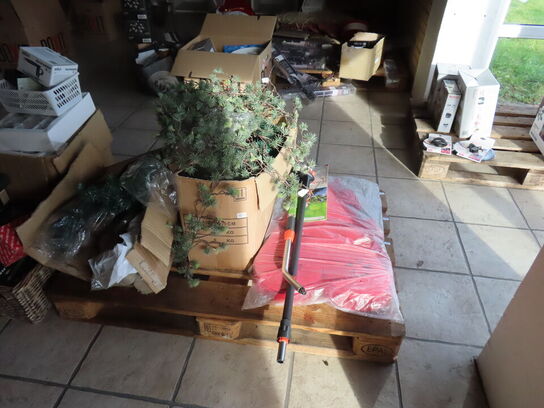 Palle med diverse dørkrans i kunstigt træ