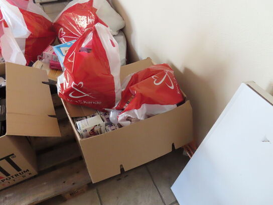 Kasse med diverse LED pærer PHILIPS 