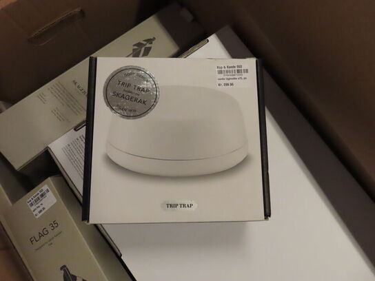 2 kasser med indhold