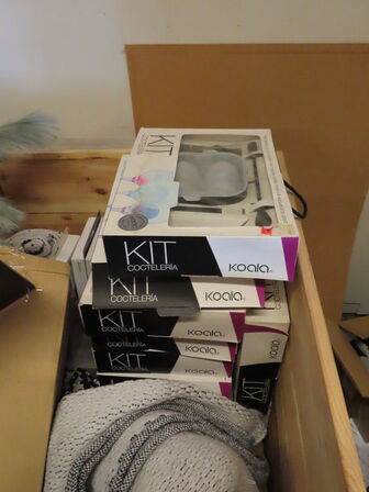 Palle med diverse parasol, tæpper mv. 