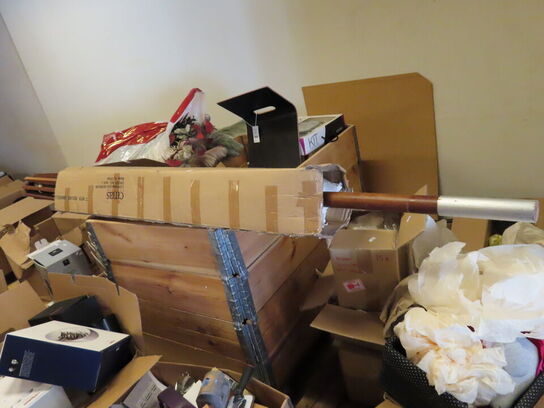 Palle med diverse parasol, tæpper mv. 