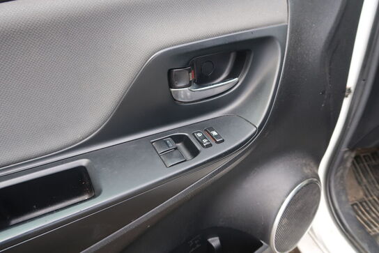 Varebil TOYOTA Yaris 1.5 Hybrid E-CVT