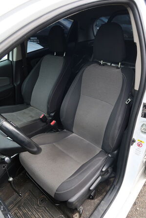 Varebil TOYOTA Yaris 1.5 Hybrid E-CVT